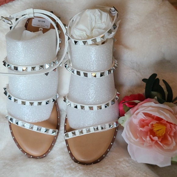 Pyramid stud sandals - Picture 2 of 5
